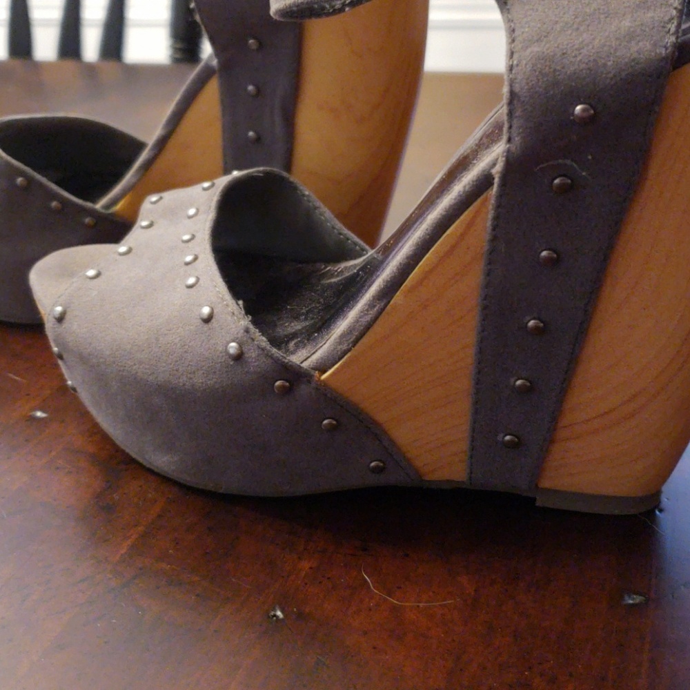 Grey studded wedges